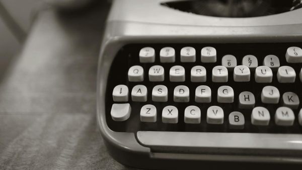 Find out more about the paradigm shift in the world of writing. Which is better to write by hand or type?